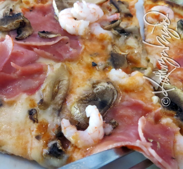 Photo: Shrimp Pizza al Forno